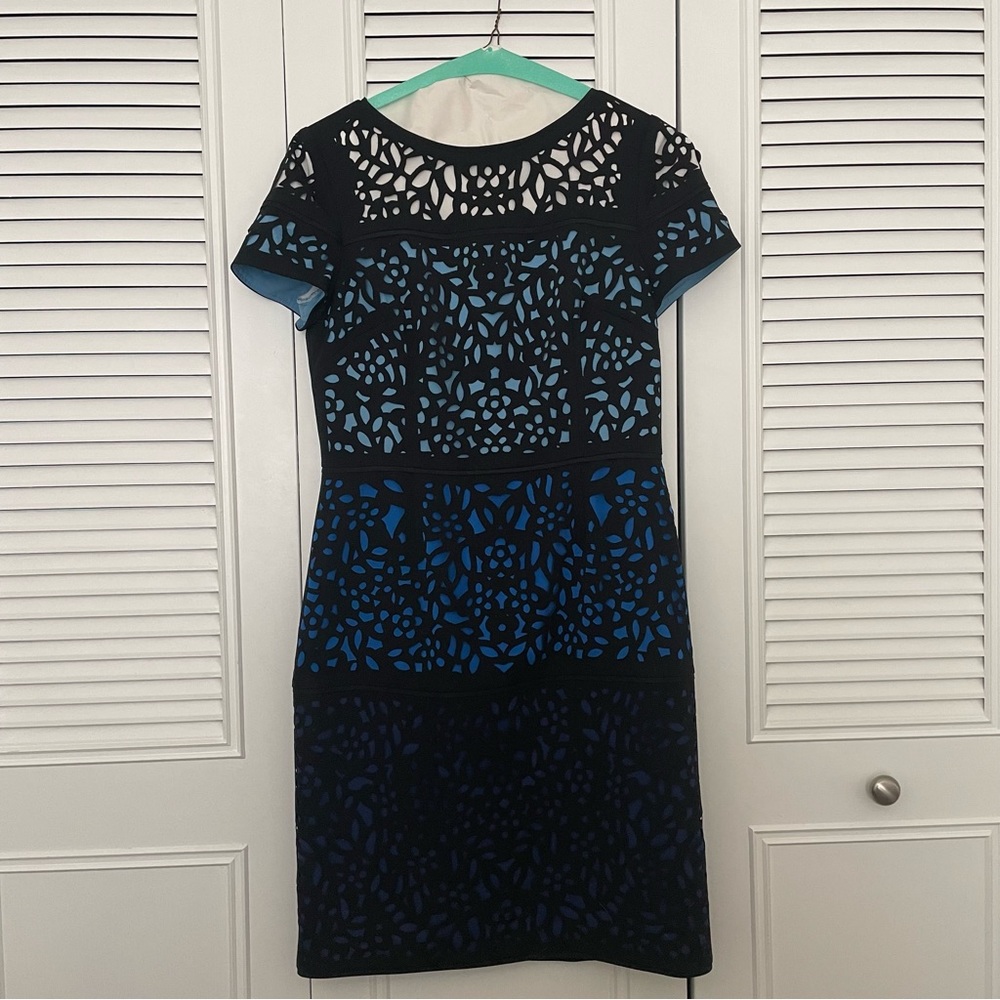 Shani Lace Colorblock Sheath Dress in Blue